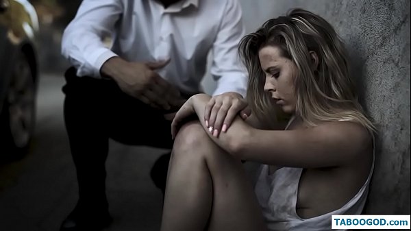 Kinky sögur: heimilislaus unglingsstúlka